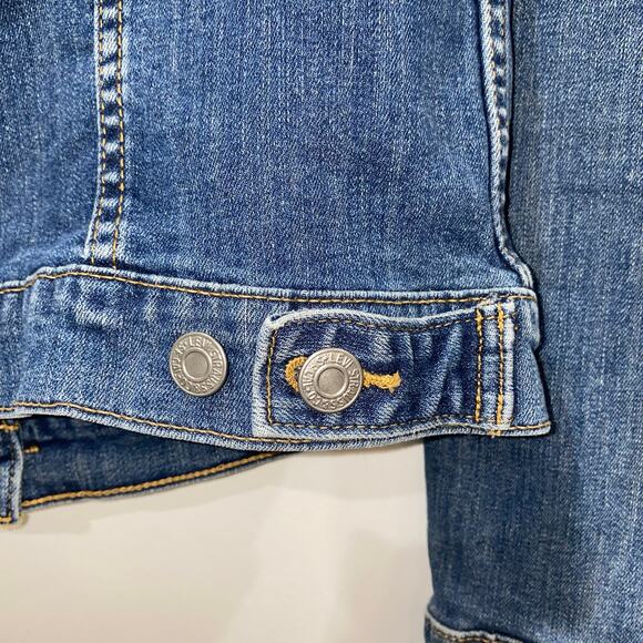 Levi Strauss Fitted Denim Jacket, Button up, Women’s Medium - Picture 8 of 9